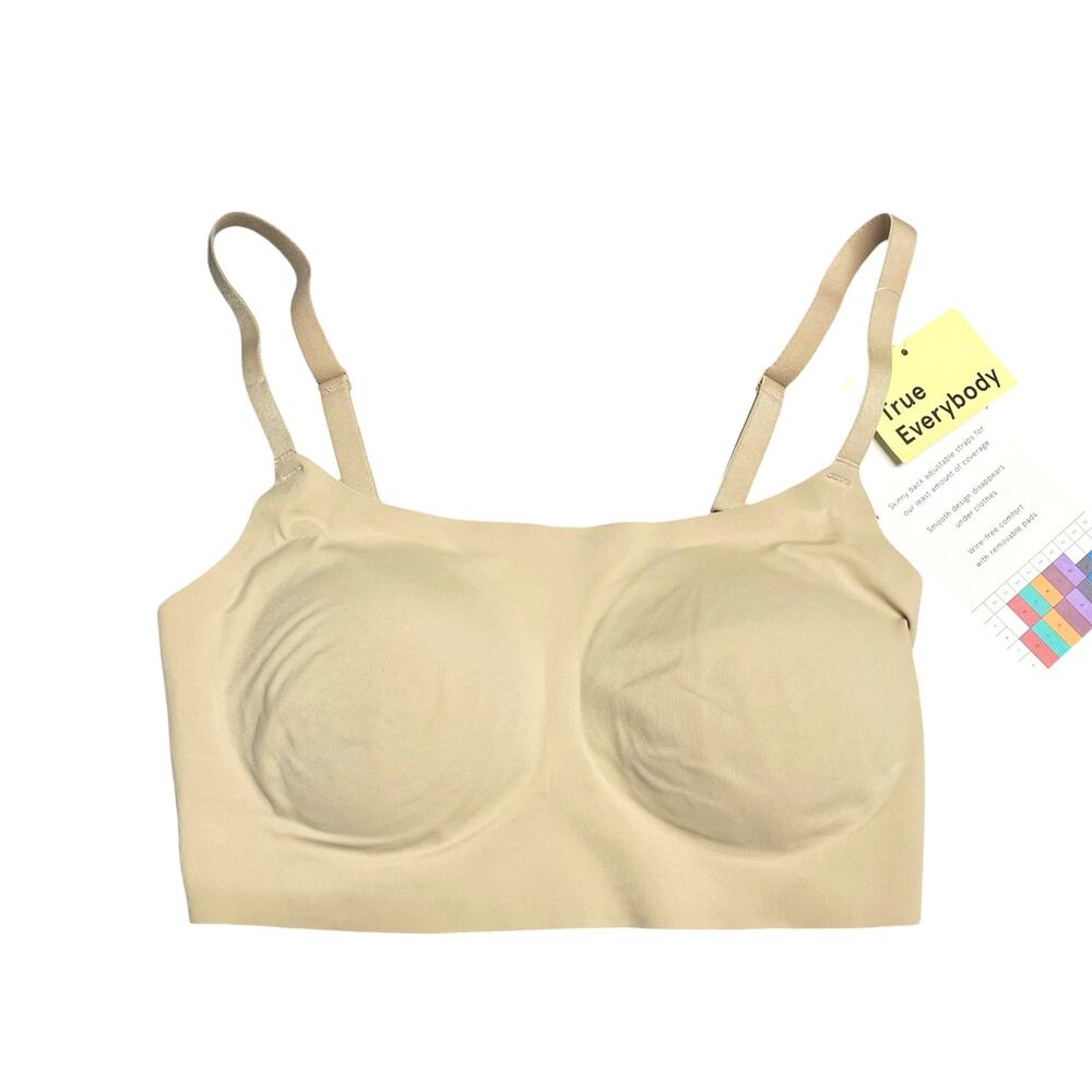 TRUE & CO NWT Everybody Adjustable Strap Scoop-Neck Bra in Light Beige Size M